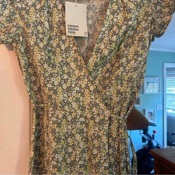 & other stories floral wrap dress size 0 - Picture 2 of 4